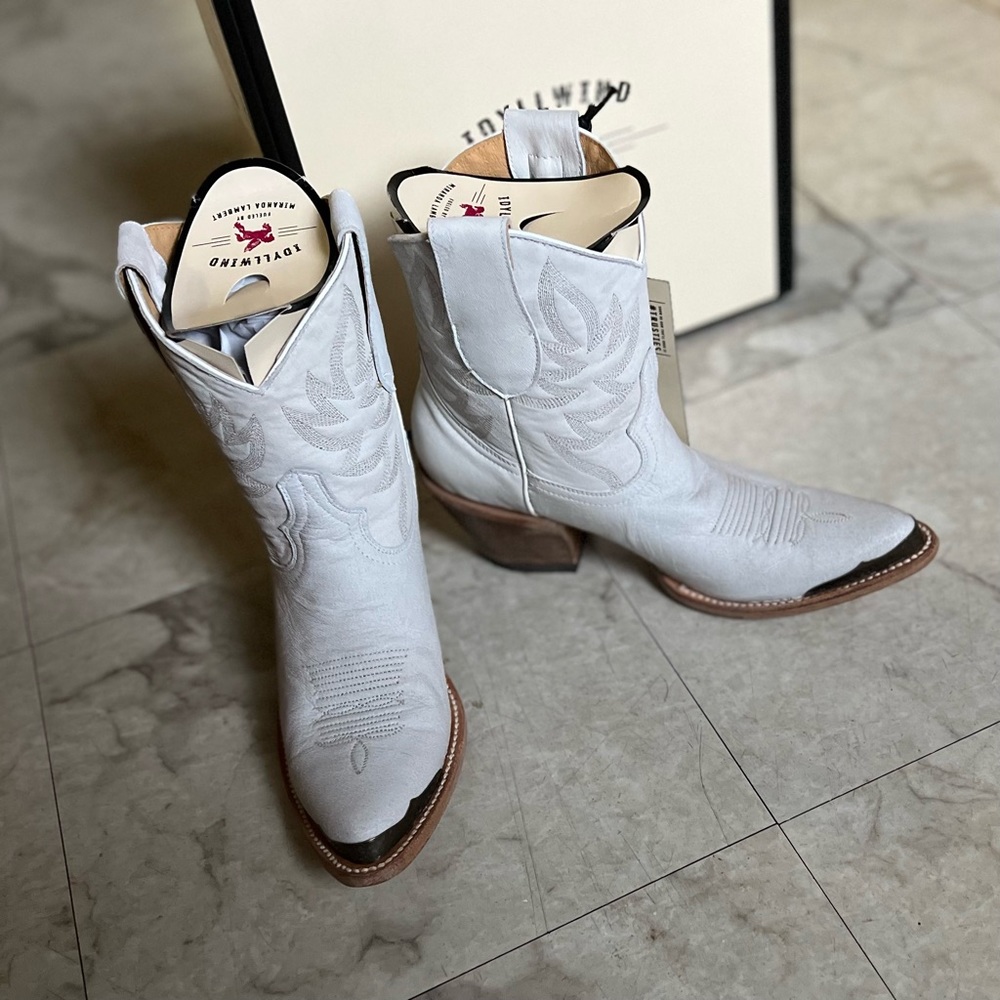 Idyllwind by Miranda Lambert | Distressed Bone Thunderbird Western Cowgirl Boots